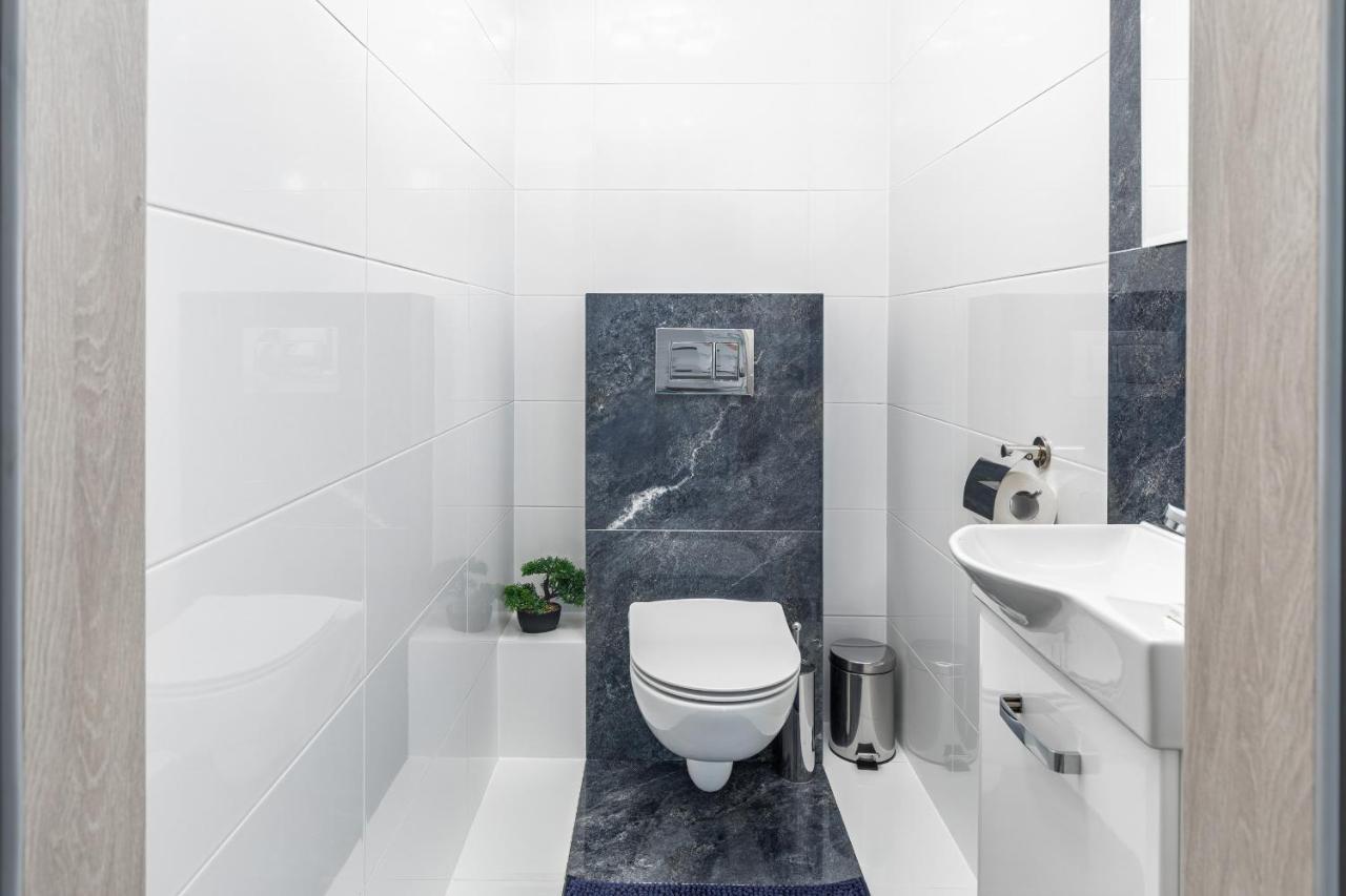 コウォブジェクApartament Deluxe Platany C38 By Rentersアパートメント エクステリア 写真