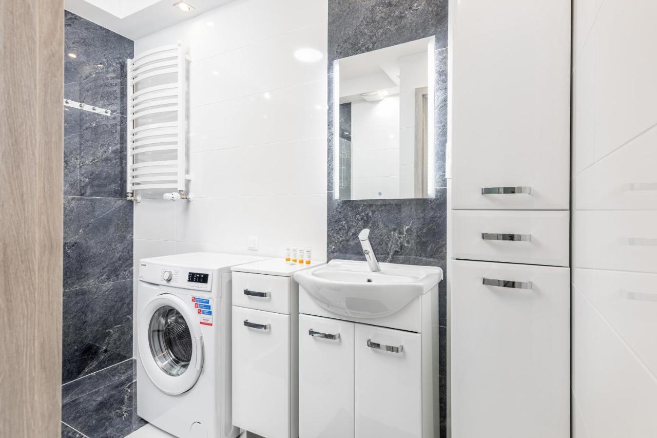 コウォブジェクApartament Deluxe Platany C38 By Rentersアパートメント エクステリア 写真